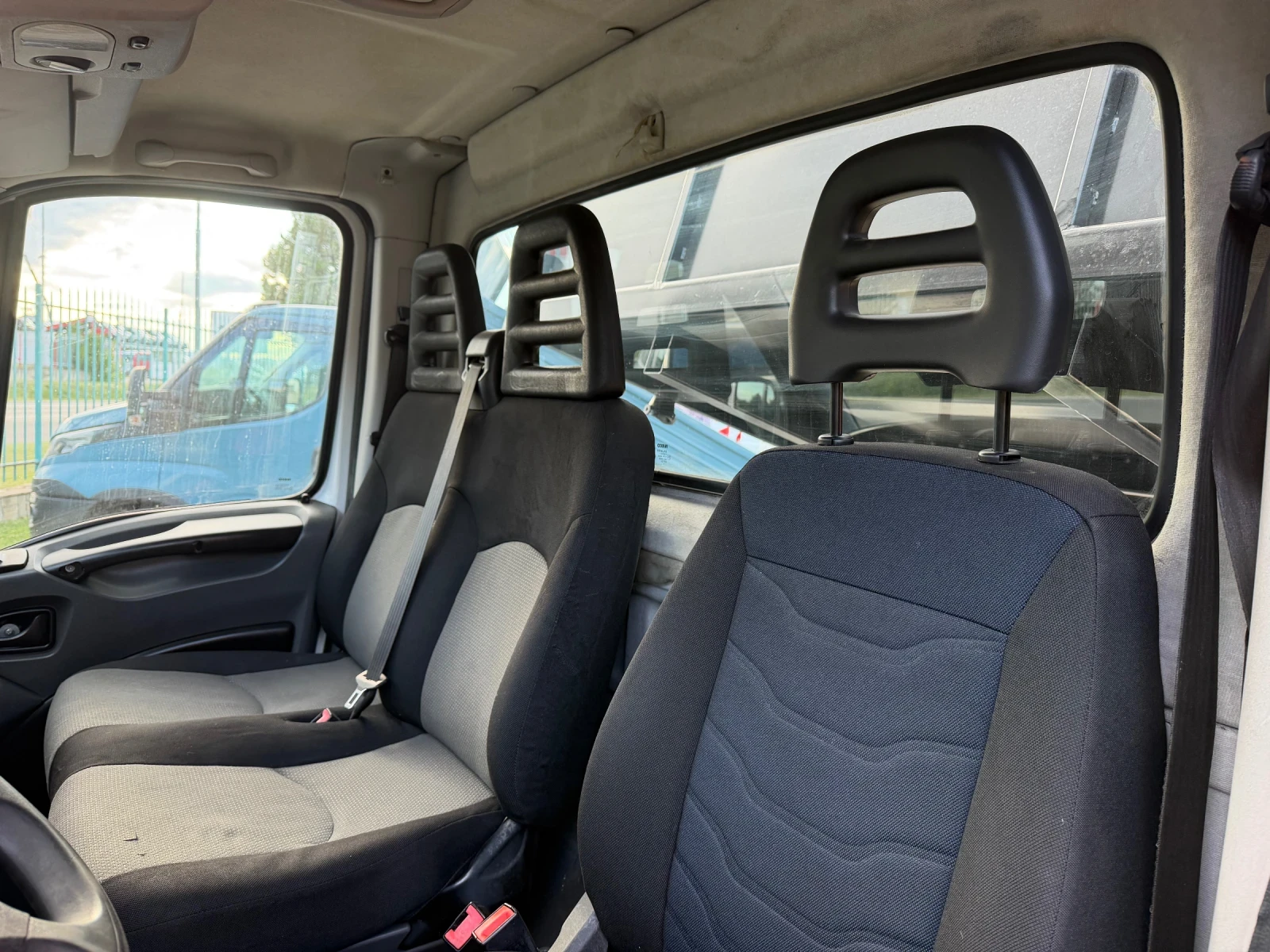 Iveco Daily 35C11* Климатик* Тристранен самосвал* 3.90м кош, снимка 8 - Бусове и автобуси - 56188657