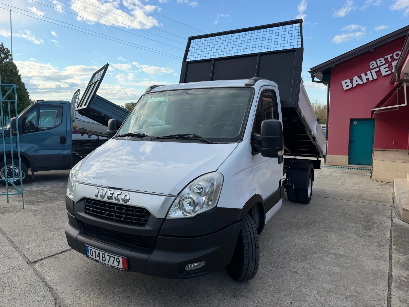 Iveco Daily 35C11* Климатик* Тристранен самосвал* 3.90м кош, снимка 3 - Бусове и автобуси - 56188657