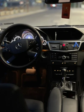 Mercedes-Benz E 200 CGI, снимка 12