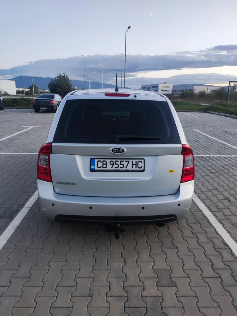 Kia Carens 2.0i LPG, снимка 4 - Автомобили и джипове - 47532846