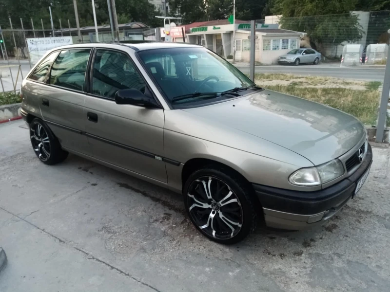 Opel Astra 1.6 16V, снимка 15 - Автомобили и джипове - 47721632