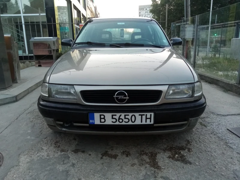 Opel Astra 1.6 16V, снимка 1 - Автомобили и джипове - 47721632