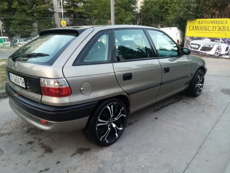 Opel Astra 1.6 16V, снимка 3 - Автомобили и джипове - 47721632