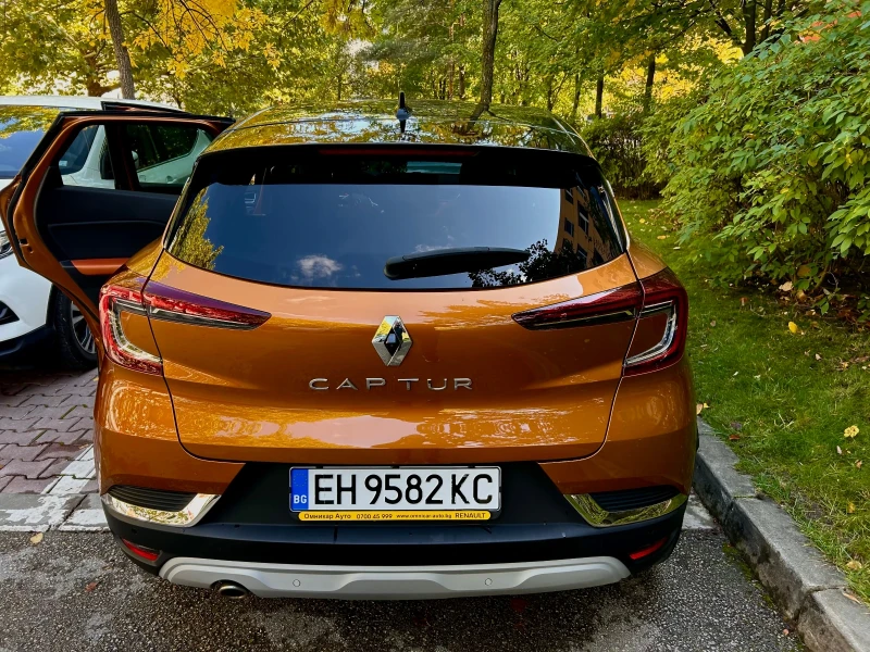 Renault Captur, снимка 3 - Автомобили и джипове - 48386382