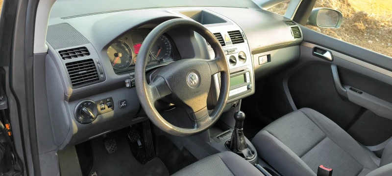 VW Touran 1, 6i, снимка 8 - Автомобили и джипове - 48883774