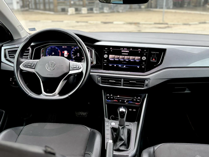 VW Taigo STYLE Edition / Гаранционен / Лизинг през Порше, снимка 8 - Автомобили и джипове - 52405867