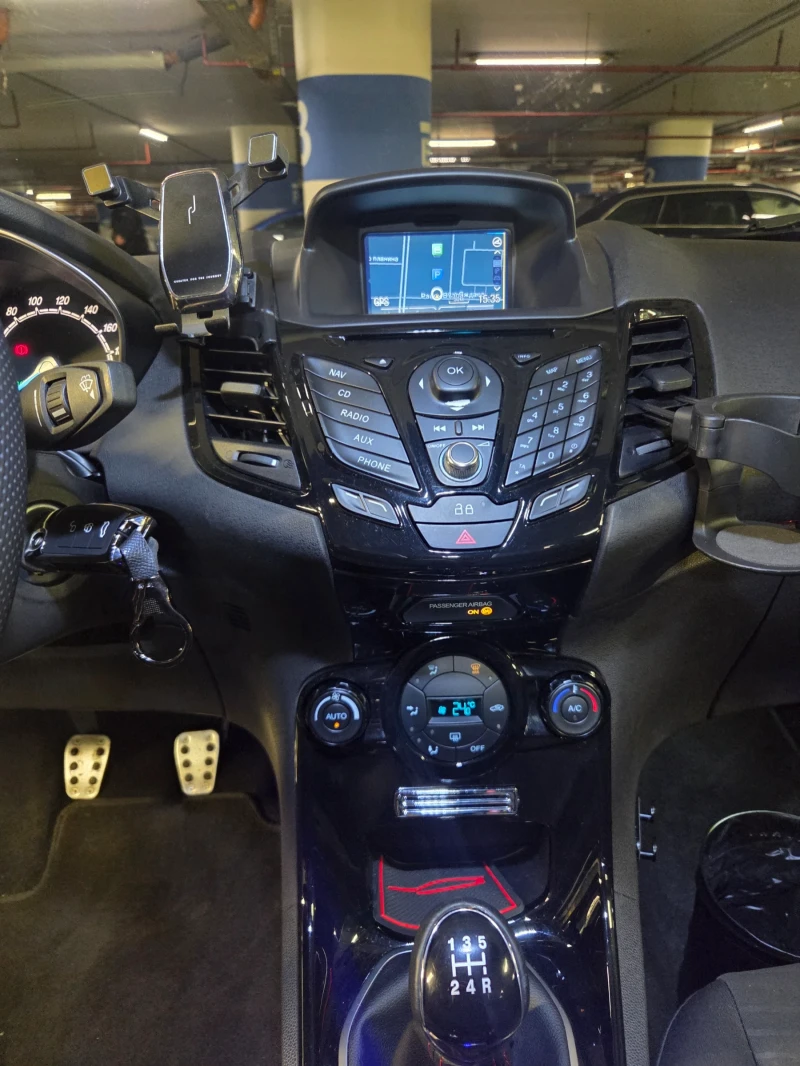 Ford Fiesta EcoBoost, Фейслифт, Навигация, УНИКАТ като нова, снимка 10 - Автомобили и джипове - 52710286