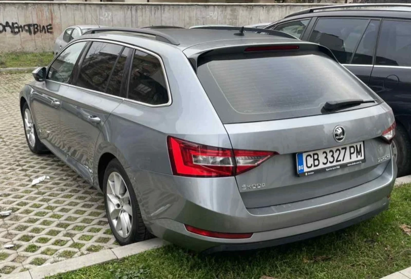 Skoda Superb 2.0 TDI, снимка 3 - Автомобили и джипове - 52775817