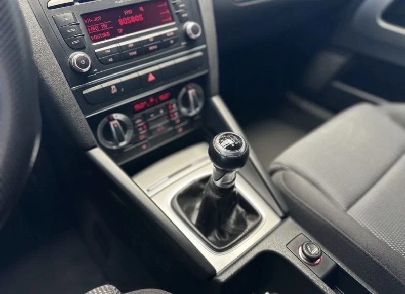 Audi A3 1, 6 TDi* 2012г* EURO5* FACELIFT, снимка 10 - Автомобили и джипове - 52848393