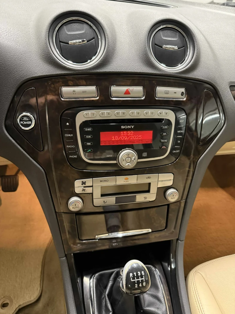 Ford Mondeo Комби, снимка 5 - Автомобили и джипове - 52932159