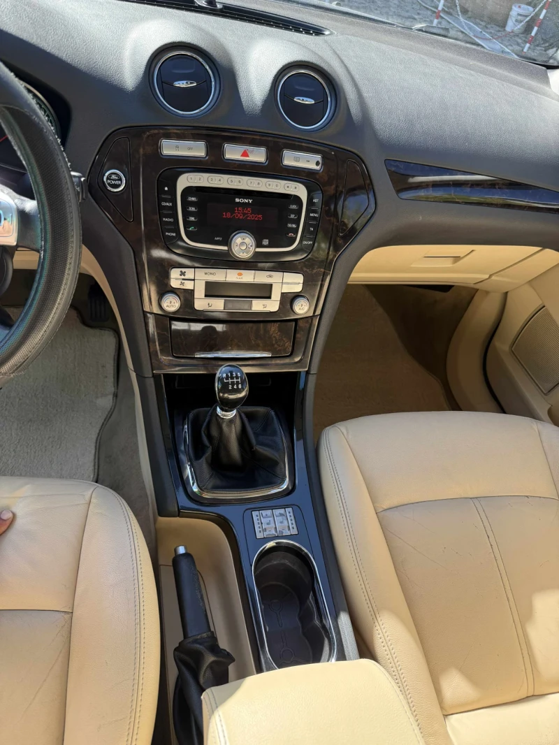 Ford Mondeo Комби, снимка 13 - Автомобили и джипове - 52932159