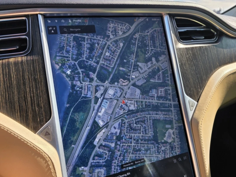 Tesla Model S Keyless* Bluetooth* Камера* Подгрев* CARFAX, снимка 15 - Автомобили и джипове - 52974940