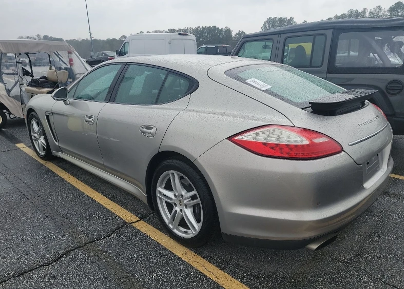 Porsche Panamera от представителство , снимка 8 - Автомобили и джипове - 47630441