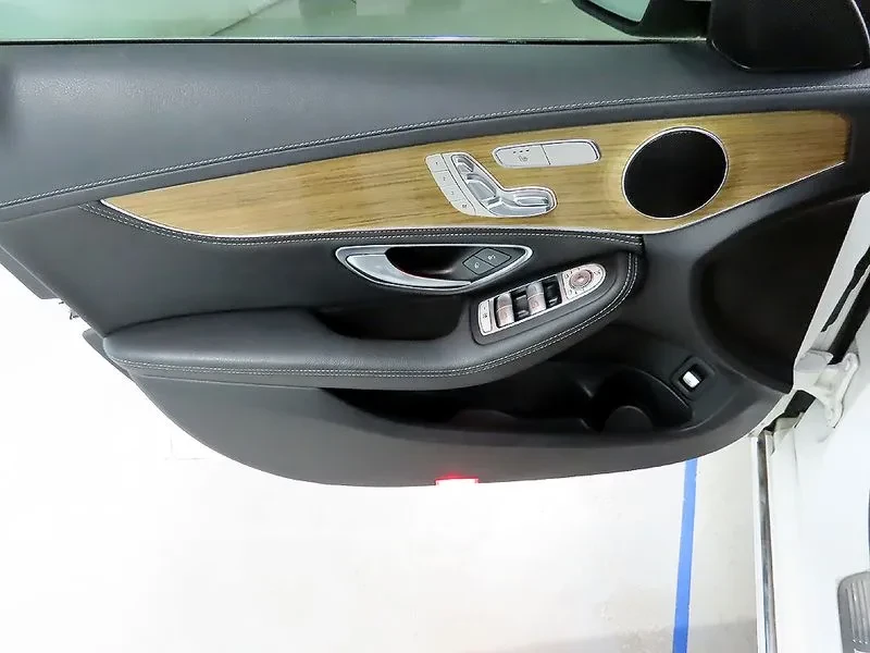 Mercedes-Benz C 220 4MATIC, снимка 15 - Автомобили и джипове - 54282229