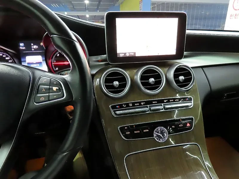 Mercedes-Benz C 220 4MATIC, снимка 12 - Автомобили и джипове - 54282229