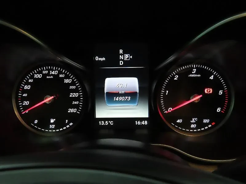 Mercedes-Benz C 220 4MATIC, снимка 10 - Автомобили и джипове - 54282229