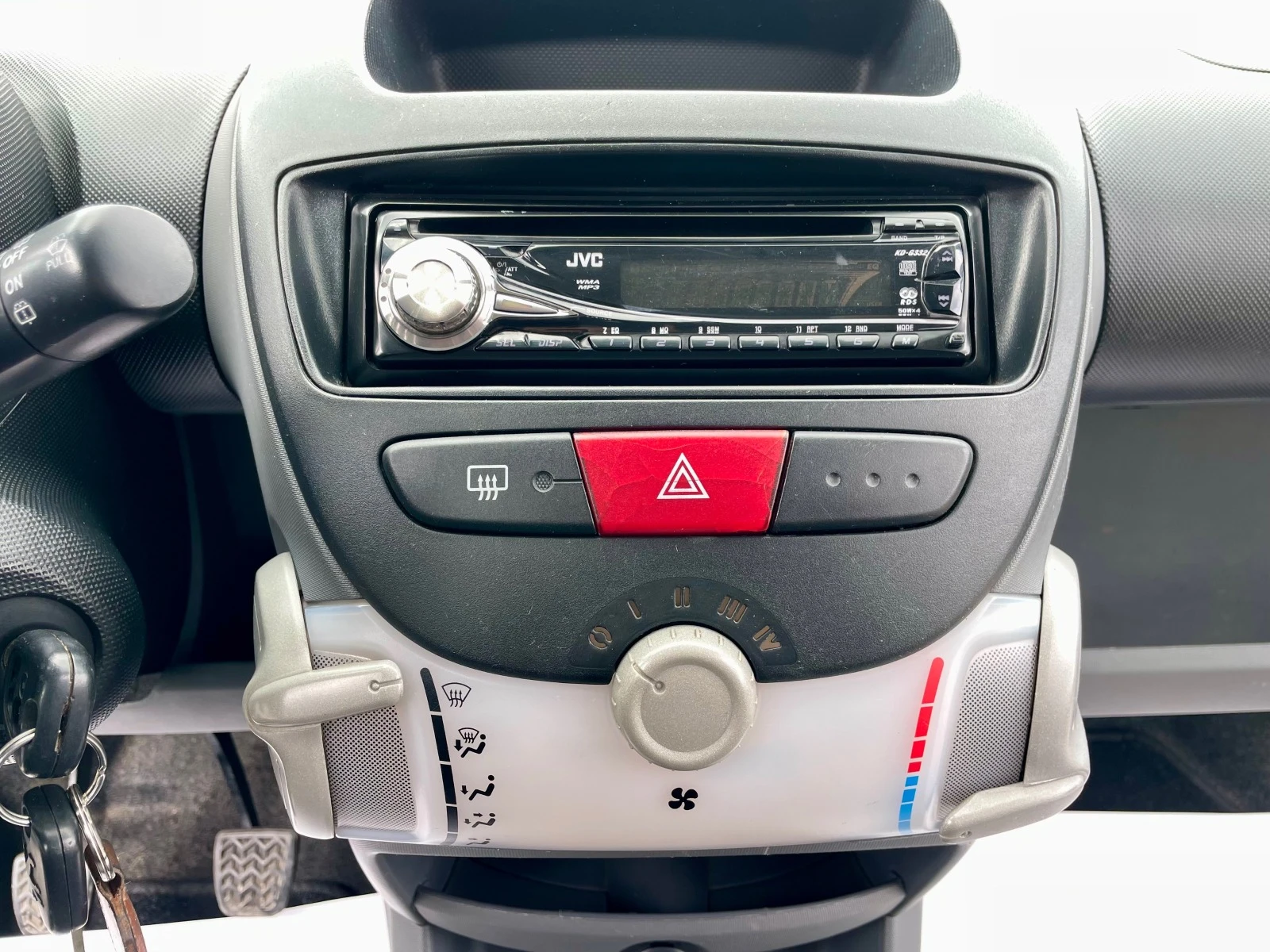 Peugeot 107 1.0 i 90000 км. | Mobile.bg — изображение 15