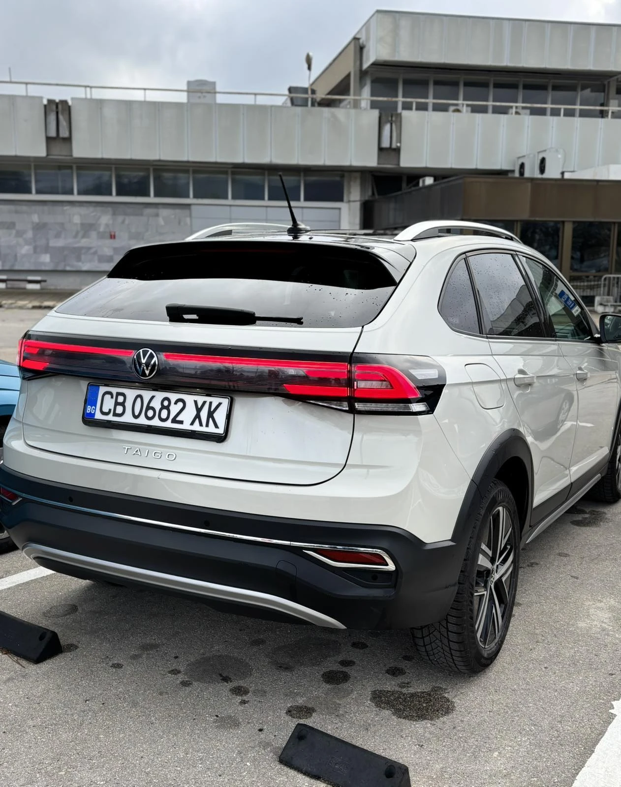 VW Taigo STYLE Edition / Гаранционен / Лизинг през Порше - изображение 4