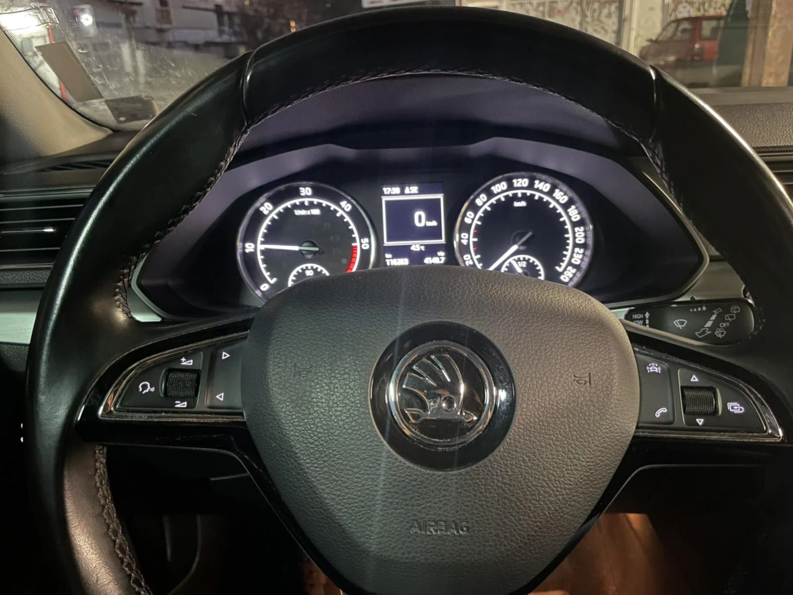 Skoda Superb 2.0 TDI - изображение 6