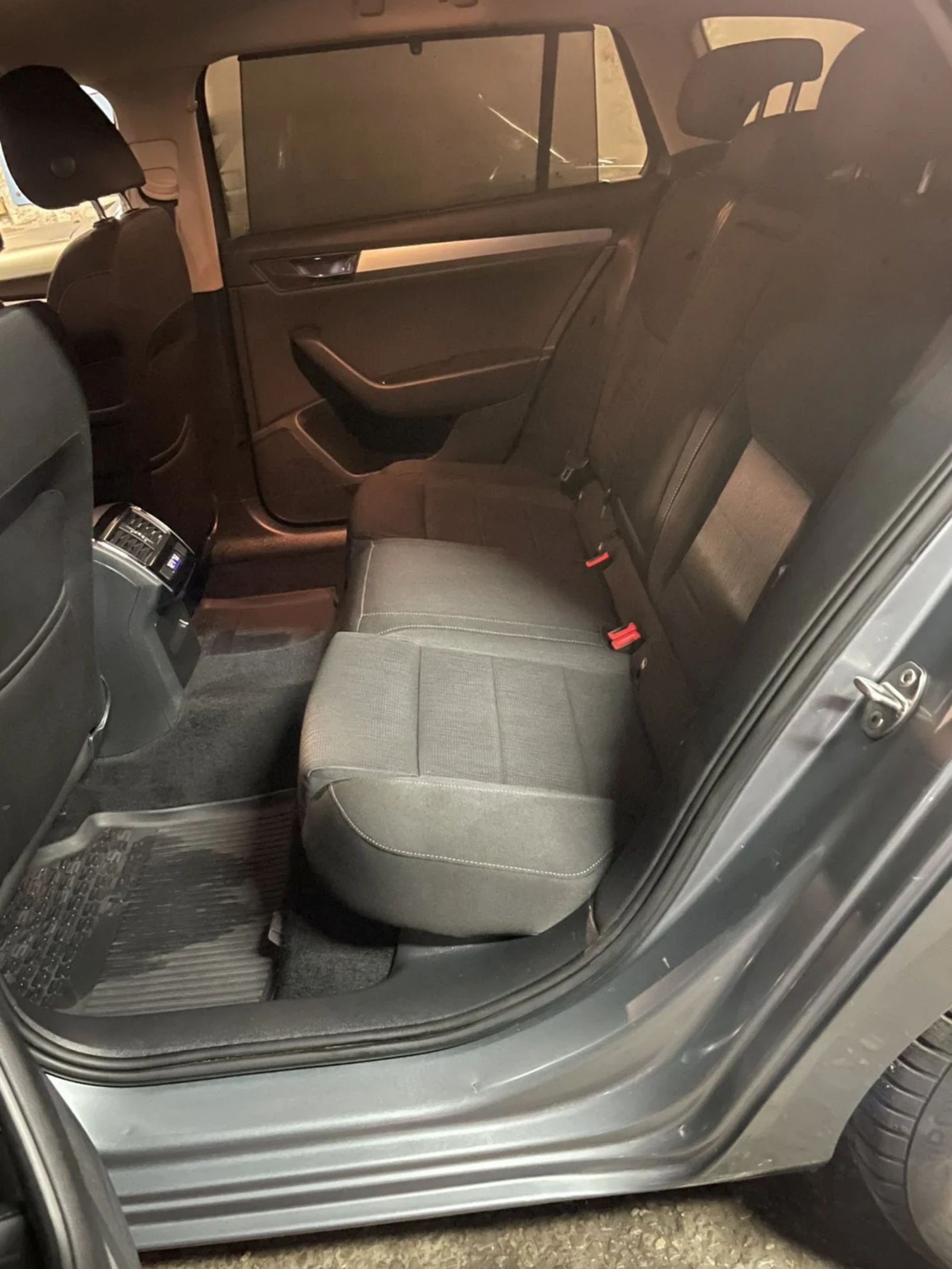 Skoda Superb 2.0 TDI - изображение 9