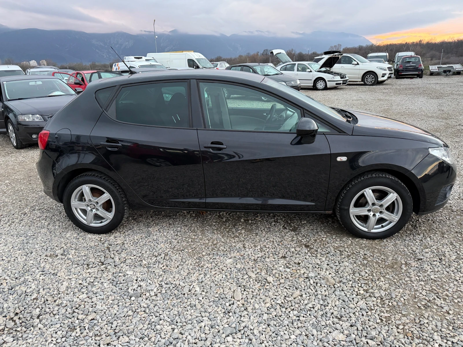 Seat Ibiza 1.4i-80PS - изображение 4