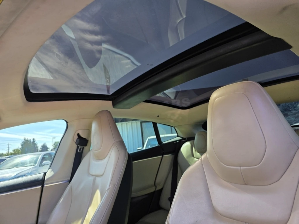 Tesla Model S Keyless* Bluetooth* ������* �������* CARFAX | Mobile.bg � ����������� 10