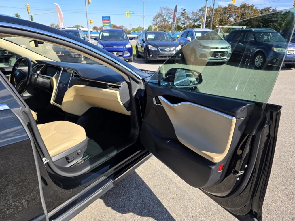 Tesla Model S Keyless* Bluetooth* ������* �������* CARFAX | Mobile.bg � ����������� 12