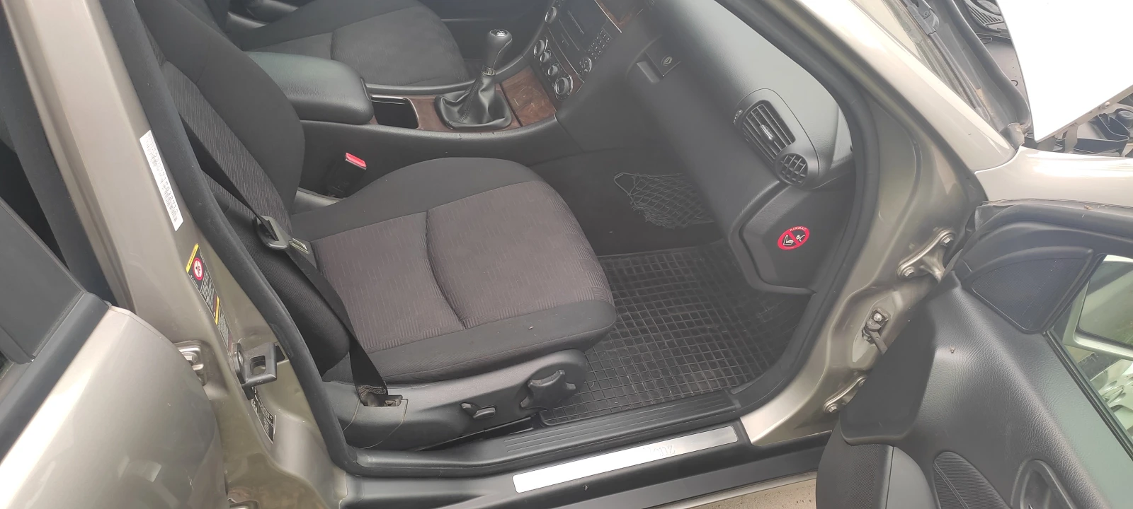 Mercedes-Benz C 220, снимка 9 - Автомобили и джипове - 54392662