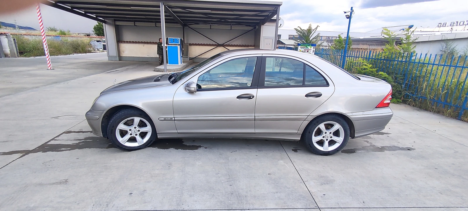Mercedes-Benz C 220, снимка 16 - Автомобили и джипове - 54392662