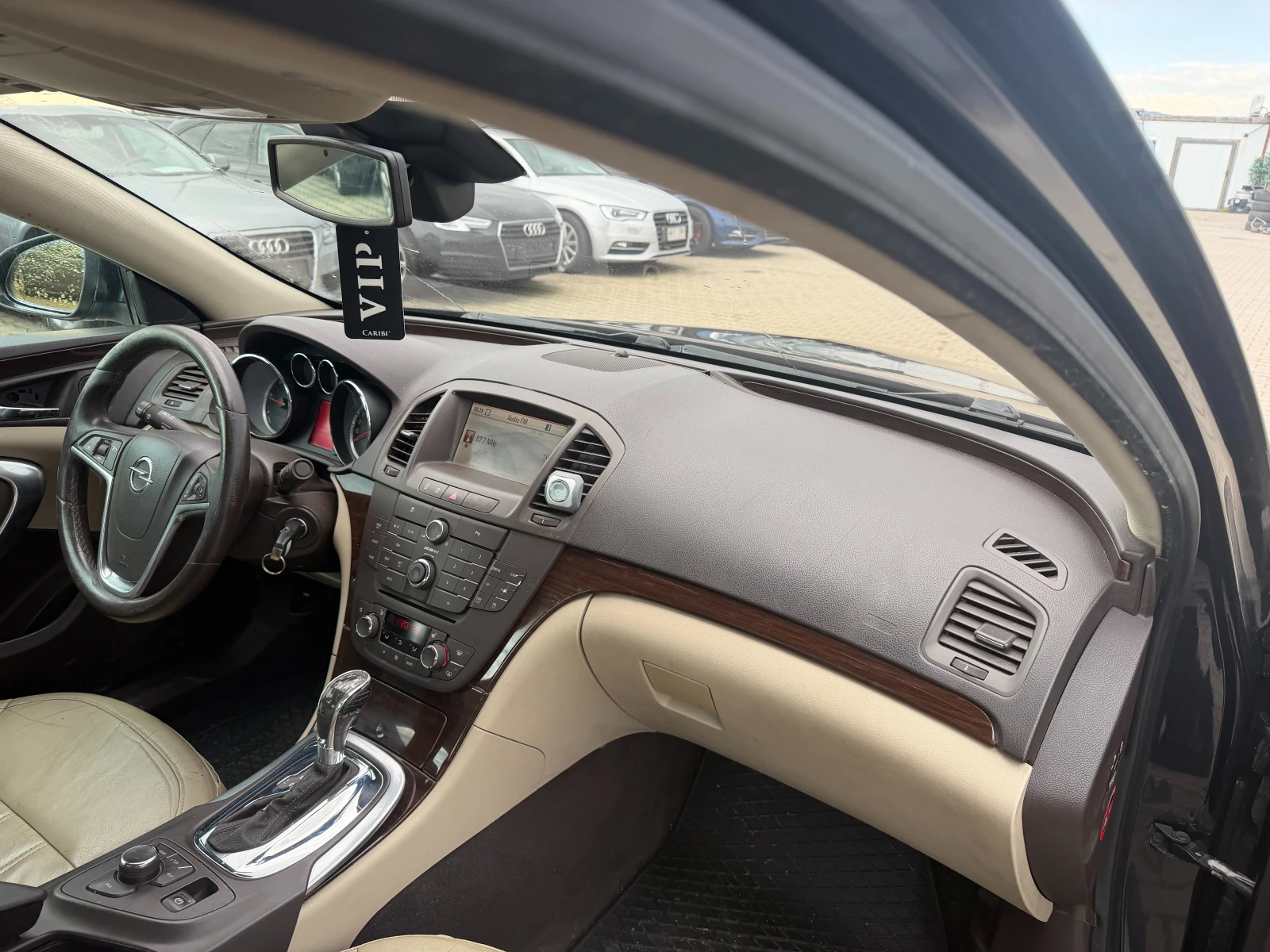 Opel Insignia 2.0CRDI AVTOMAT/KOJA/NAVI EURO 5, снимка 10 - Автомобили и джипове - 54629596