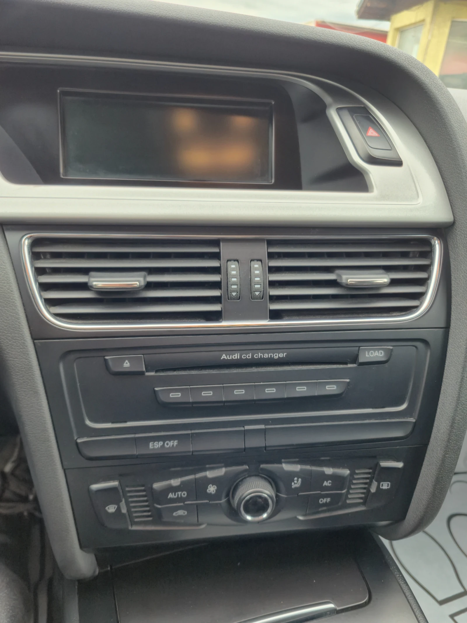 Audi A4 2.0TDI* 143KC* NAVI, снимка 10 - Автомобили и джипове - 54780880
