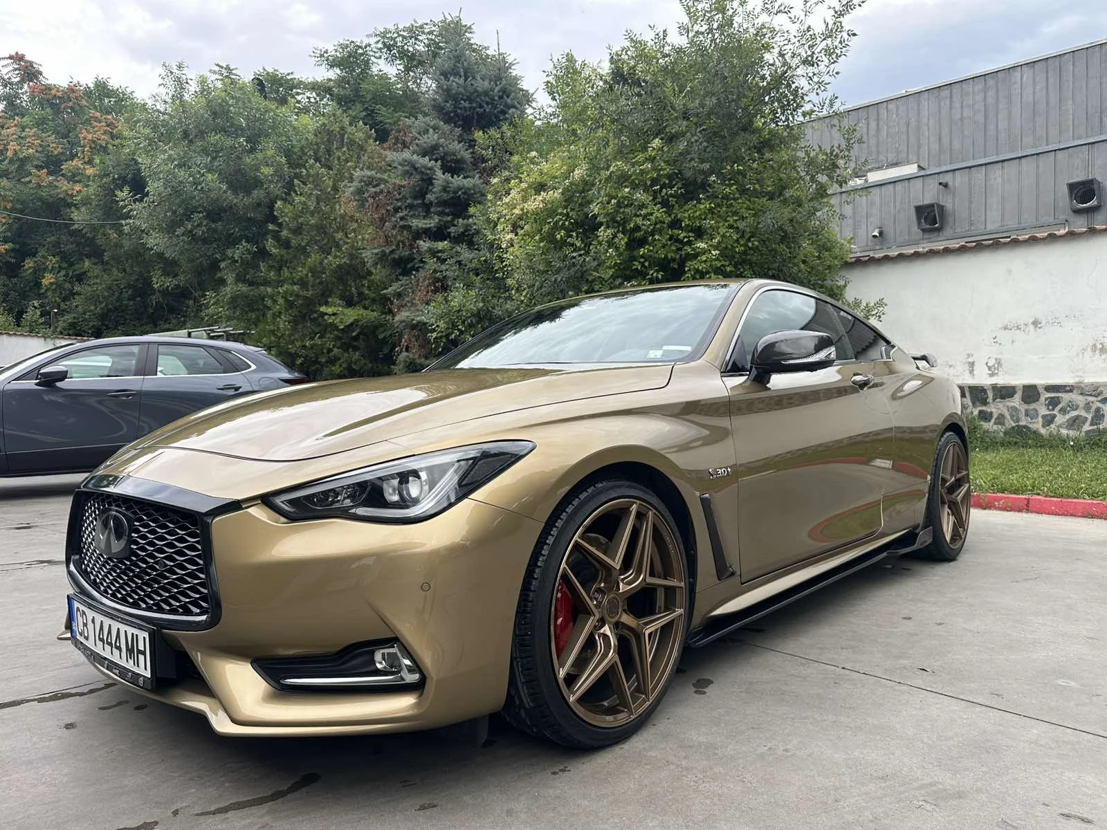 Infiniti Q60 RED SPORT