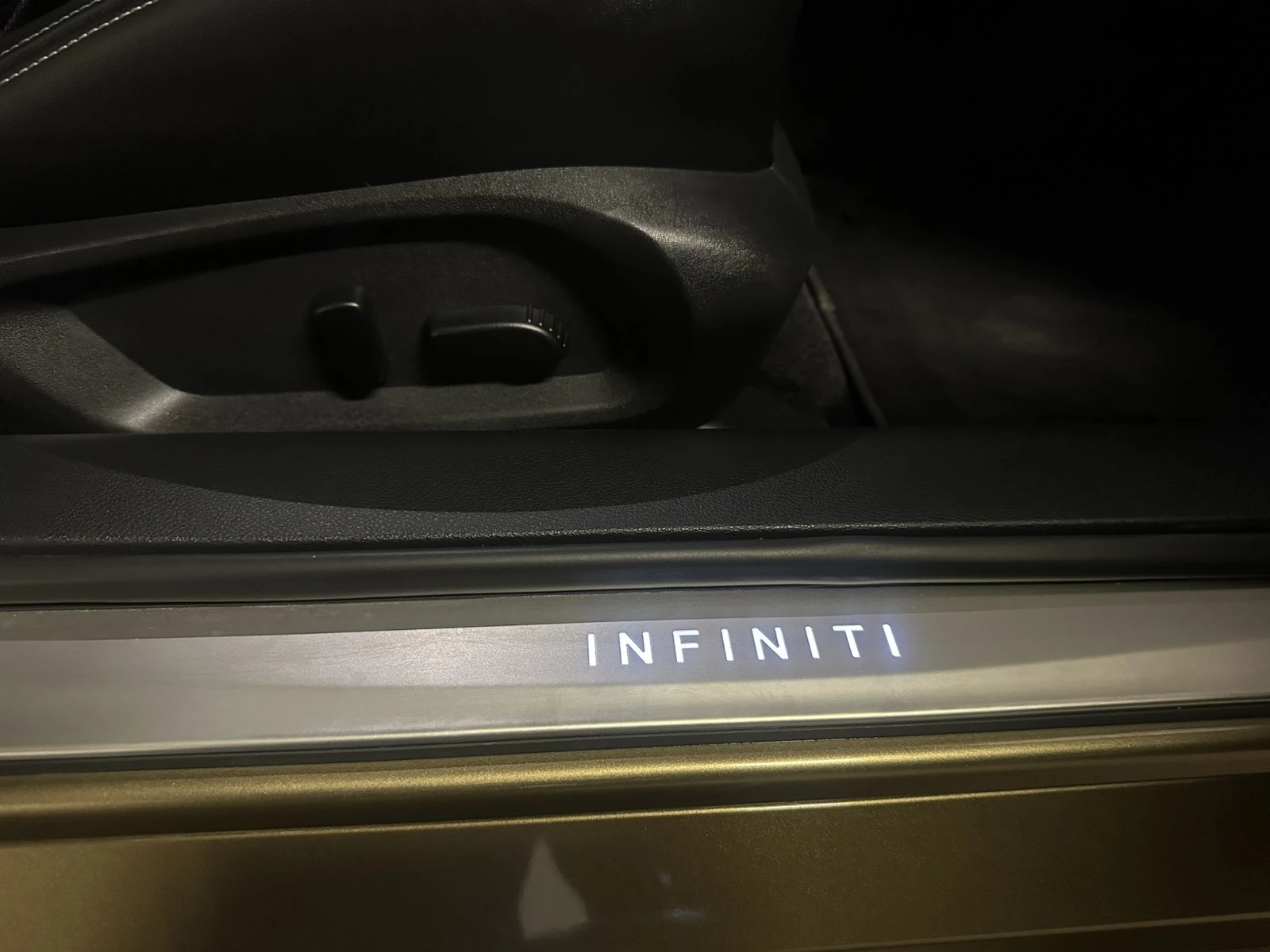 Infiniti Q60 RED SPORT, снимка 17 - Автомобили и джипове - 55227725
