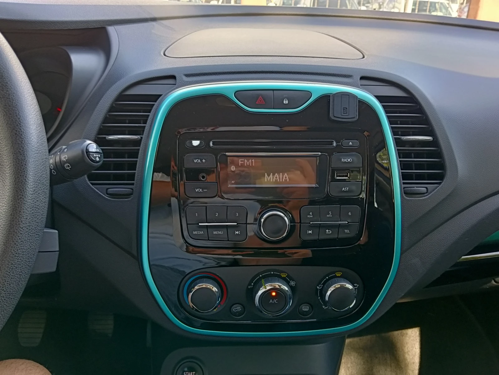 Renault Captur 900Tce, снимка 11 - Автомобили и джипове - 55985870