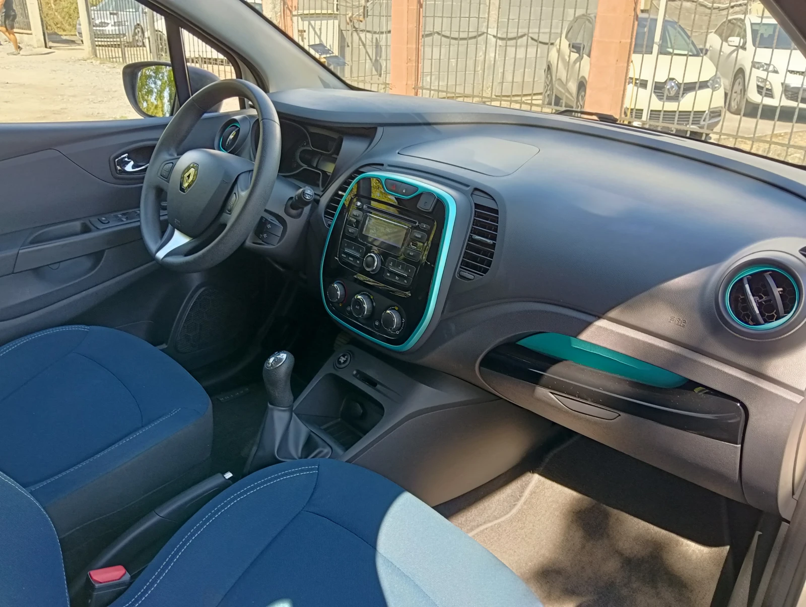 Renault Captur 900Tce, снимка 10 - Автомобили и джипове - 55985870