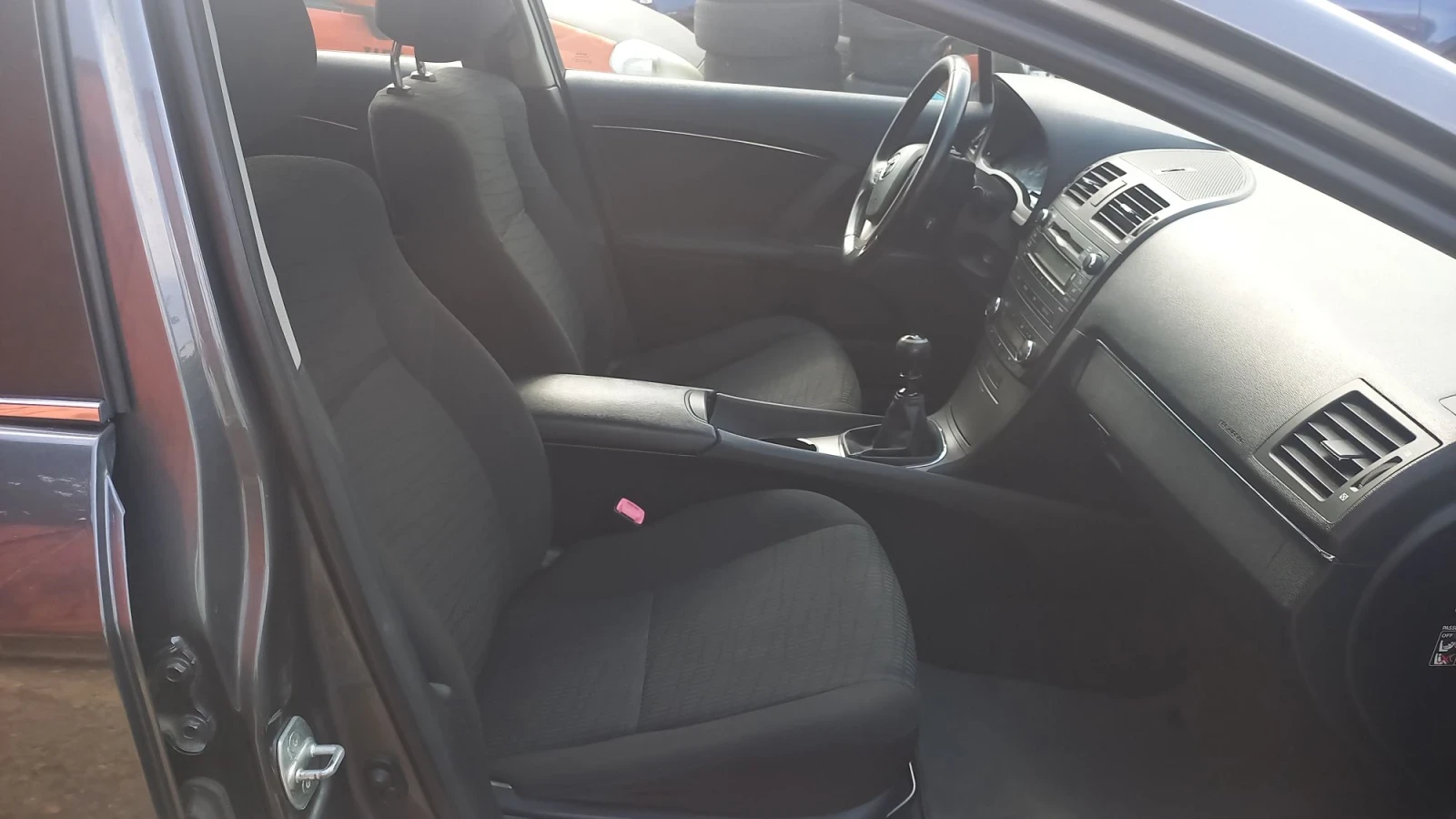 Toyota Avensis 2.0d4d 126к.с , снимка 8 - Автомобили и джипове - 56057188