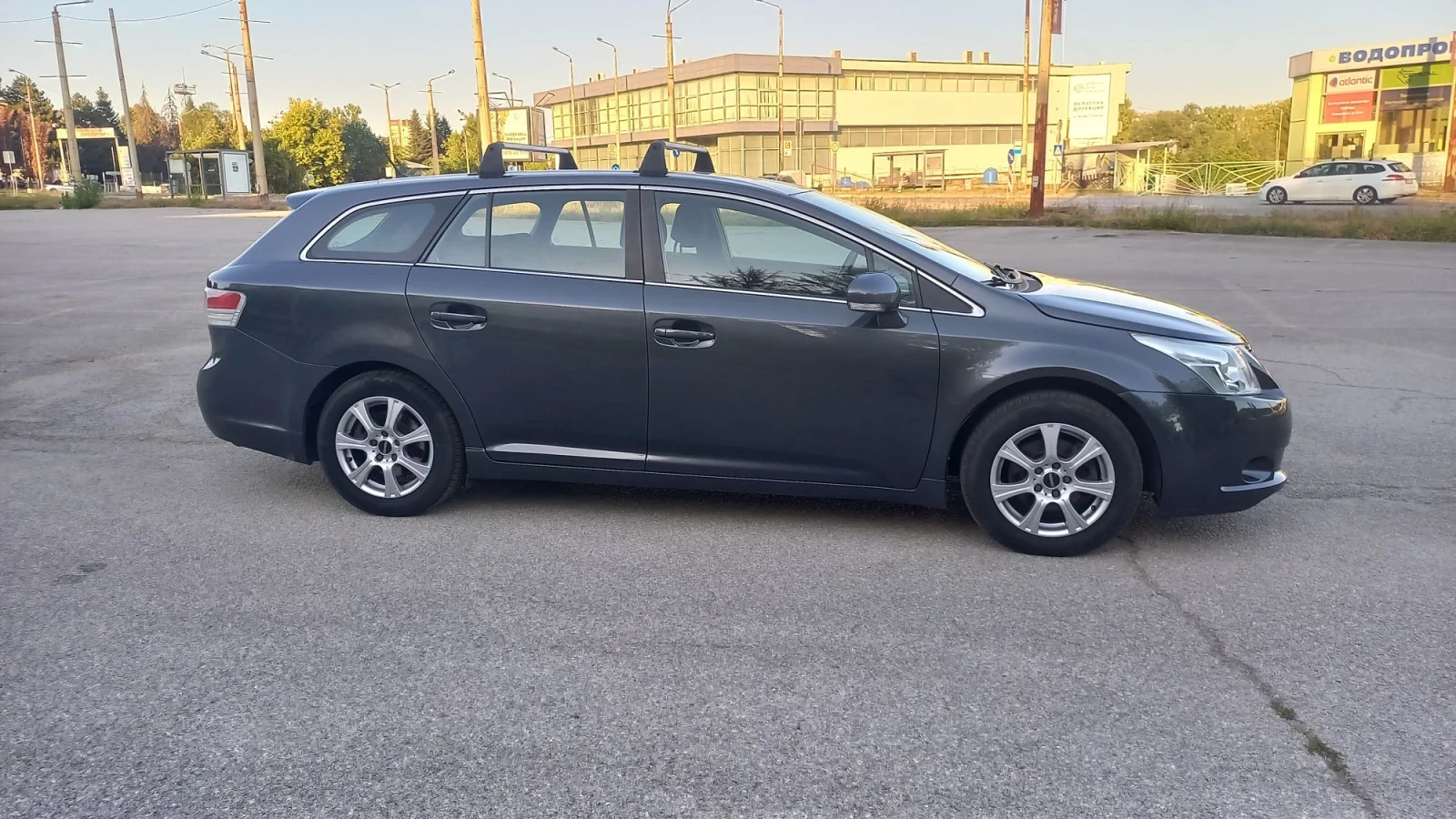 Toyota Avensis 2.0d4d 126к.с , снимка 4 - Автомобили и джипове - 56057188