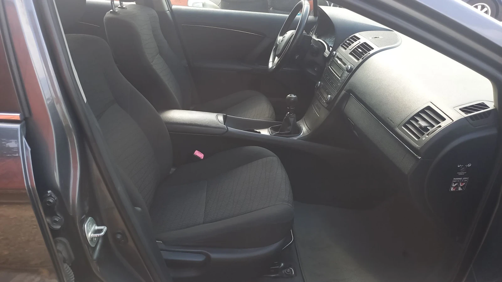 Toyota Avensis 2.0d4d 126к.с , снимка 9 - Автомобили и джипове - 56057188
