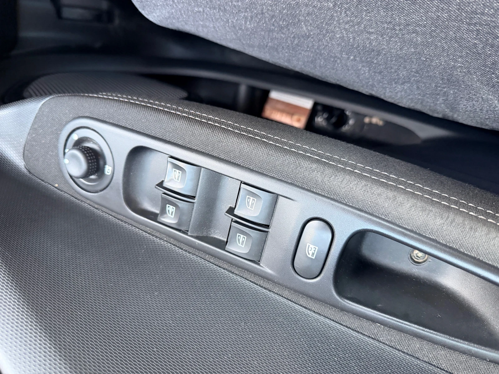 Renault Zoe 40kw keyless , снимка 9 - Автомобили и джипове - 56140917