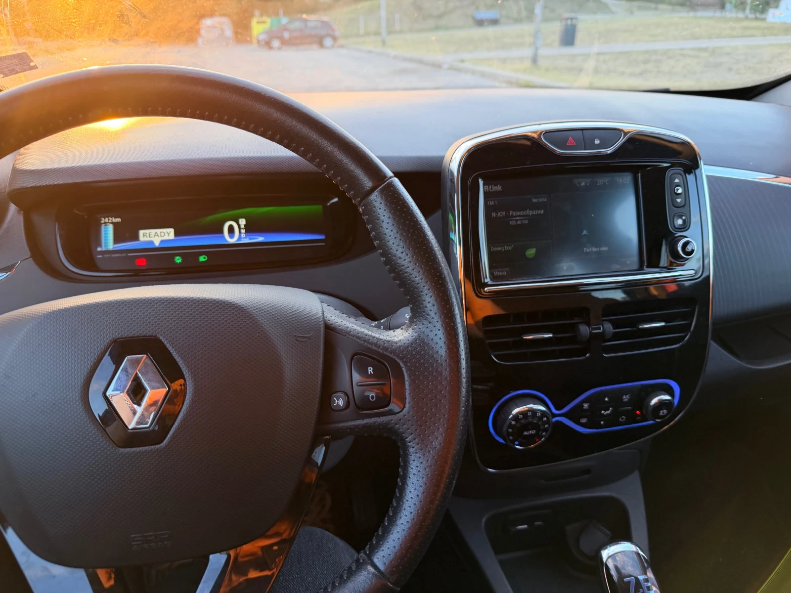 Renault Zoe 40kw keyless , снимка 8 - Автомобили и джипове - 56140917