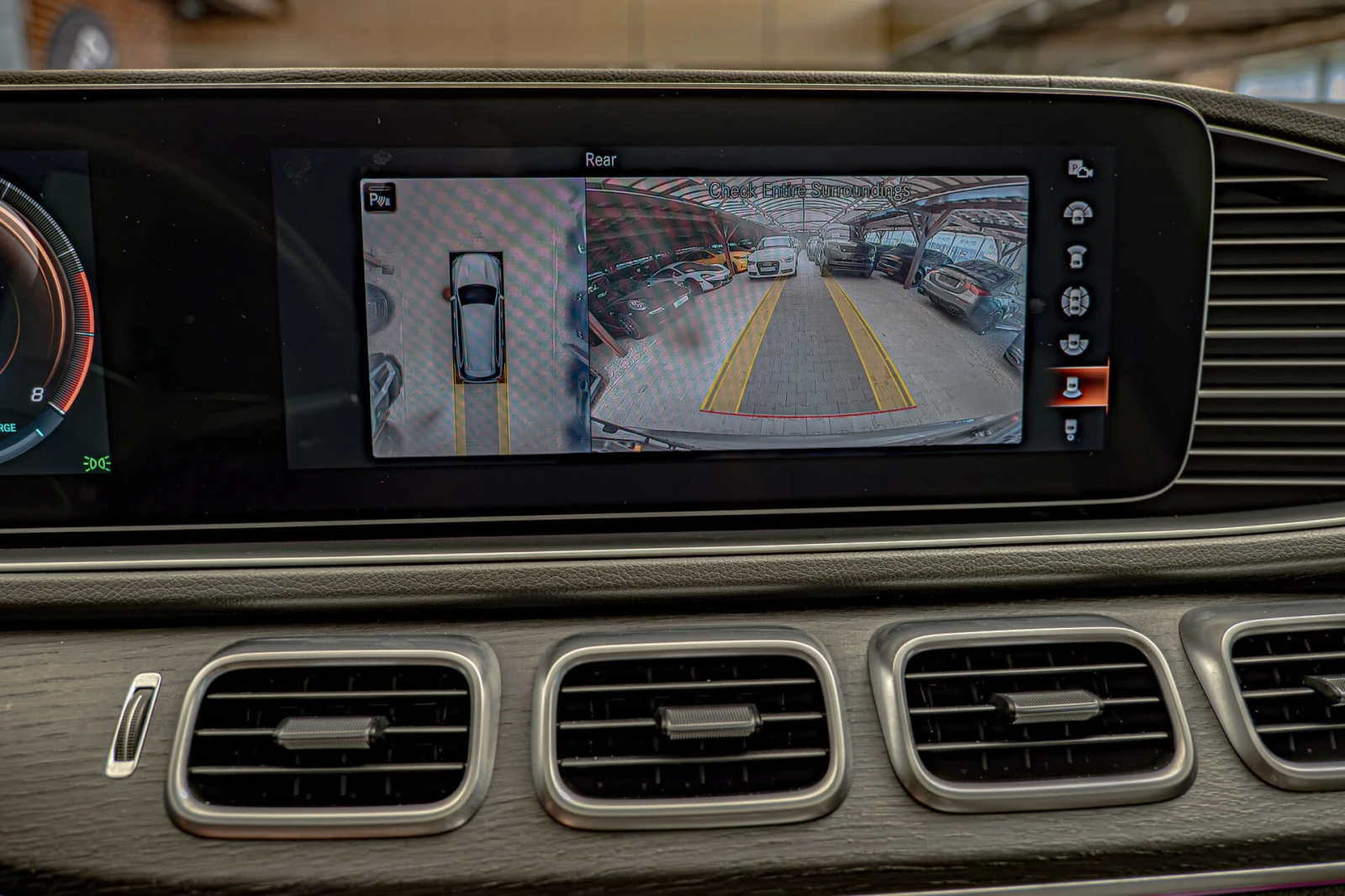 Mercedes-Benz GLS 450 AMG Line/Burmester/Панорама/Обдухване/HuD/6+ 1/Кам, снимка 13 - Автомобили и джипове - 56175590
