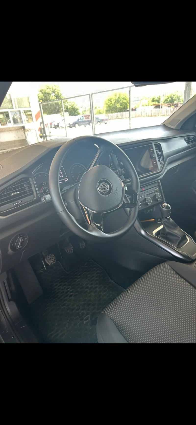 VW T-Roc, снимка 4 - Автомобили и джипове - 47698239