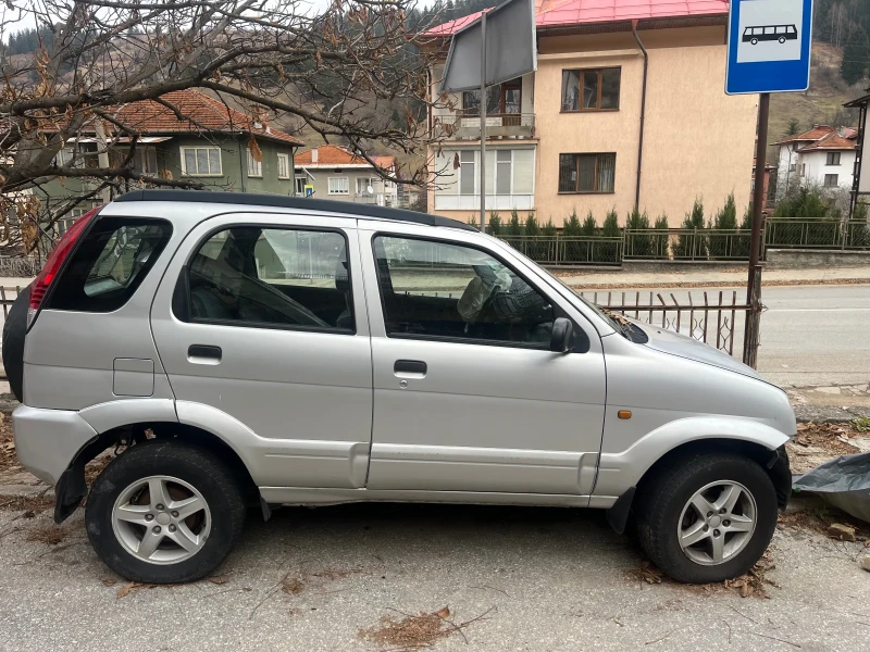 Daihatsu Terios, снимка 3 - Автомобили и джипове - 48339456