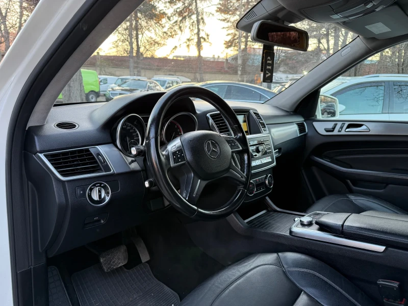 Mercedes-Benz ML 350 Sport* Кожа* LED* AMG* , снимка 10 - Автомобили и джипове - 50863252