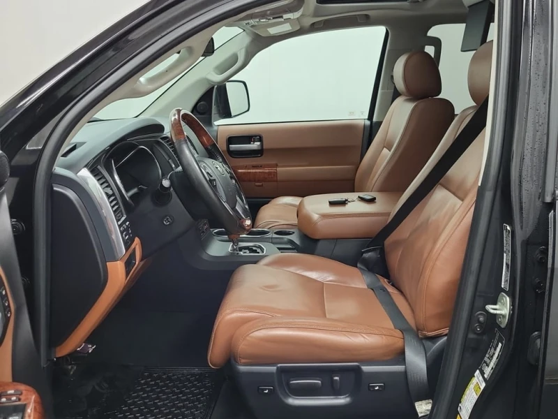 Toyota Sequoia * PLATINUM * CARFAX * БЕЗ ПЪРВОНАЧАЛНА ВНОСКА, снимка 5 - Автомобили и джипове - 52701714