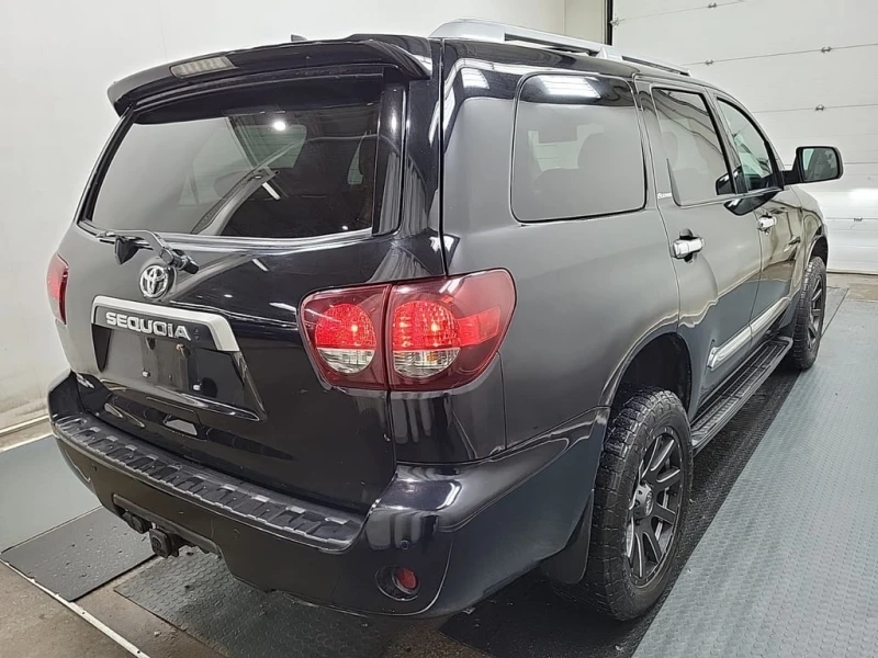 Toyota Sequoia * PLATINUM * CARFAX * БЕЗ ПЪРВОНАЧАЛНА ВНОСКА, снимка 3 - Автомобили и джипове - 52701714