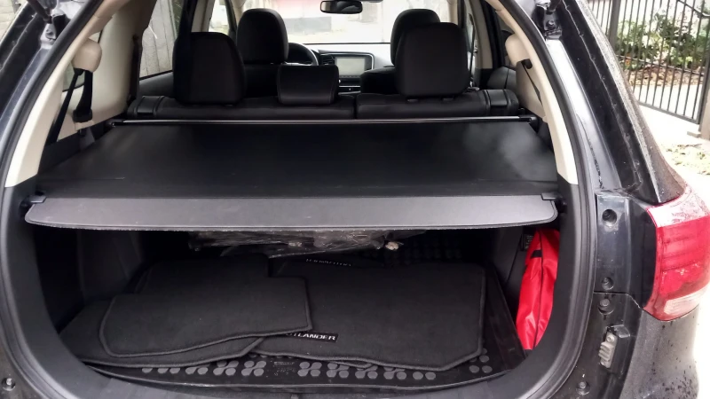 Mitsubishi Outlander 2.4SE 4X4 LPG КОЖА С АЛКАНТАРА 7МЕСТА, снимка 16 - Автомобили и джипове - 53060771