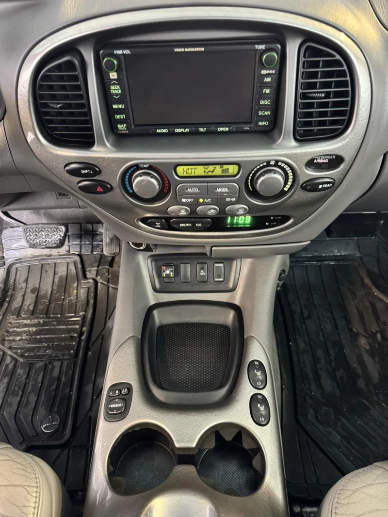 Toyota Sequoia 4.7 V8 ГАЗ-ИНЖЕКЦИОН, снимка 9 - Автомобили и джипове - 53061728