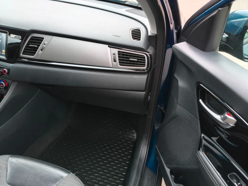 Kia Niro, снимка 9 - Автомобили и джипове - 53478823