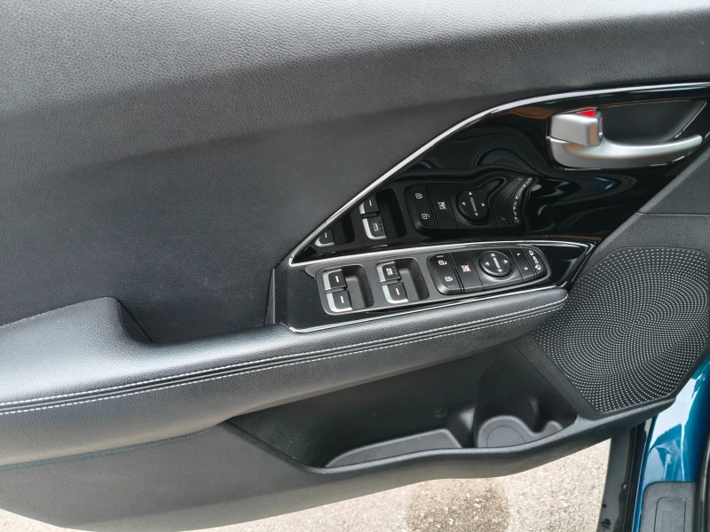 Kia Niro, снимка 7 - Автомобили и джипове - 53478823